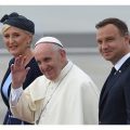 Papa Francisco chega à Polônia para a JMJ 2016