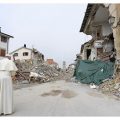 Papa Francisco visita Amatrice, devastada pelo terremoto de agosto